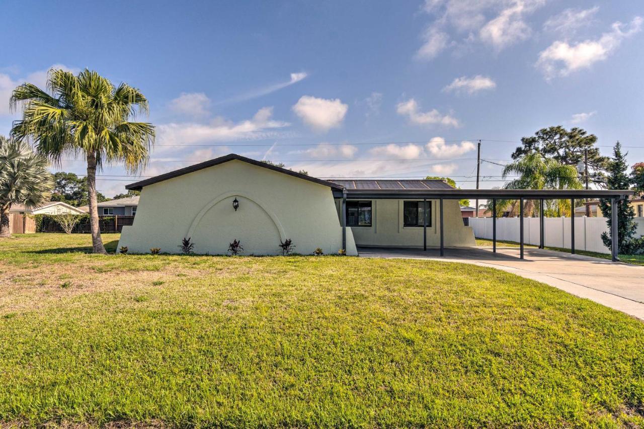 Bright With Yard Less Than 4 Miles To Beach! * Venice