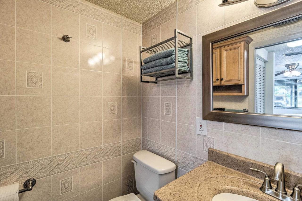 Bright With Yard Less Than 4 Miles To Beach! * Venice