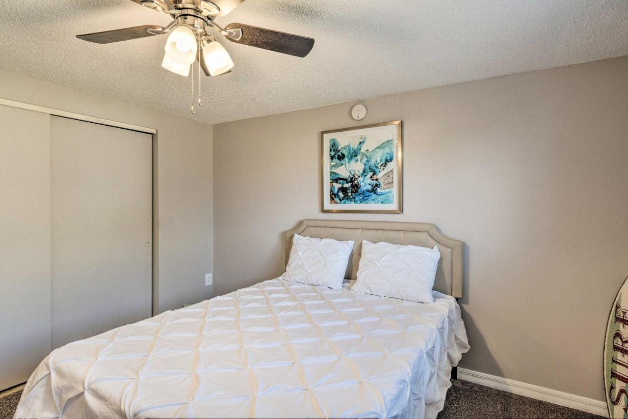 Bright With Yard Less Than 4 Miles To Beach! Venice
