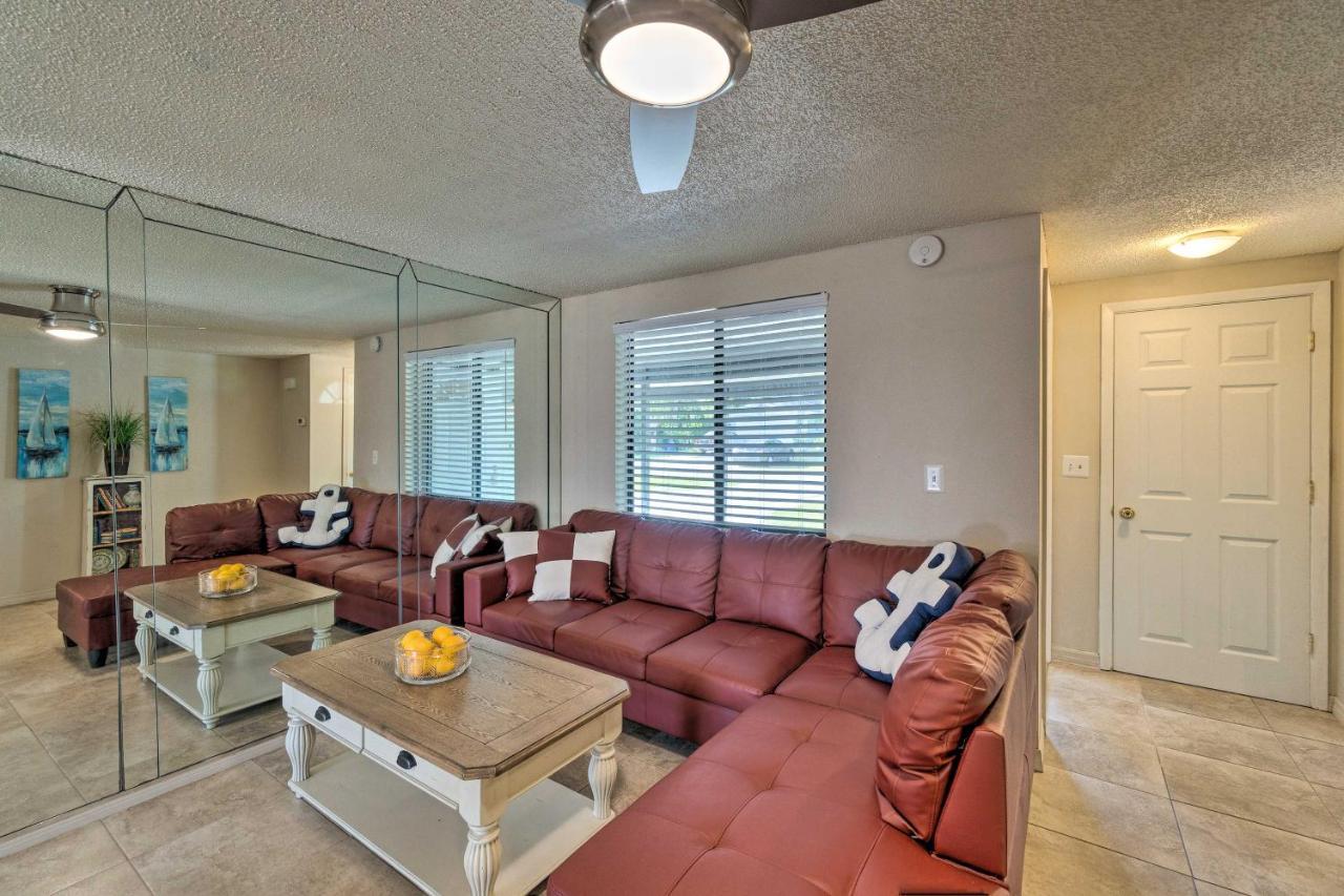 Bright With Yard Less Than 4 Miles To Beach!